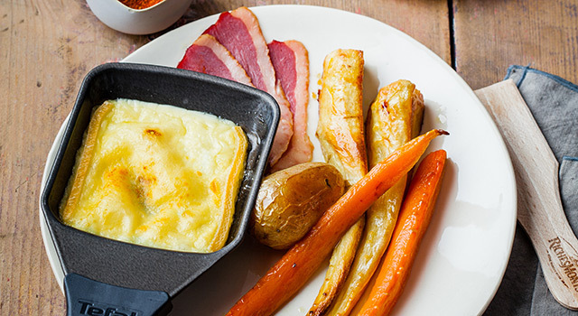 Raclette gourmande aux légumes rôtis au miel et magret de canard