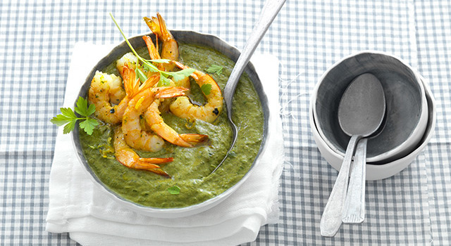 Crème d’épinards aux gambas sautées