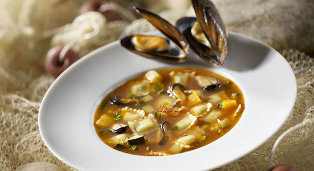 Soupe aux moules et aux ravioles