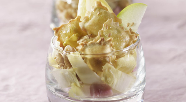 Salade d'endives aux ravioles croquantes