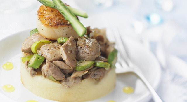 Aiguillettes de canard Montfort et noix de St Jacques, purée de céleri-rave