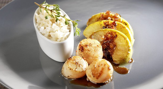 St Jacques, pommes et chutney