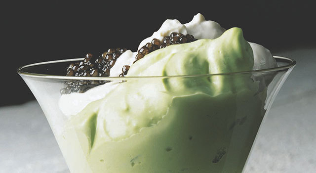 Bavarois d'avocat et caviar d'aquitaine