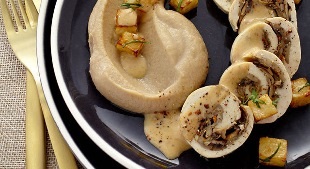 Roulé de volaille aux  champignons et purée douce