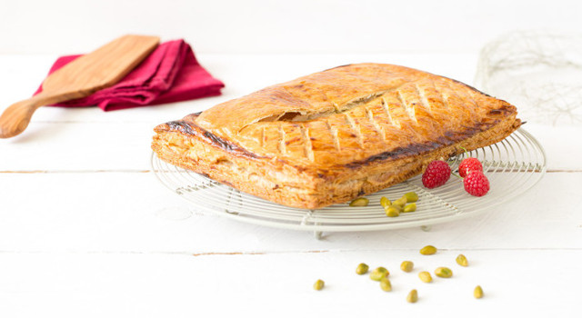 Galette des rois framboise-pistache
