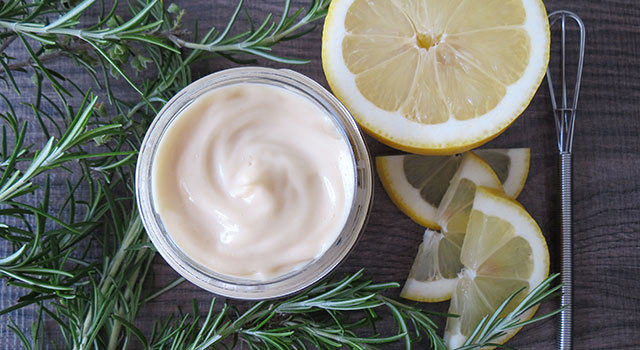 Apprenez à réaliser vos cosmétiques naturels avec les ateliers Aroma-Zone