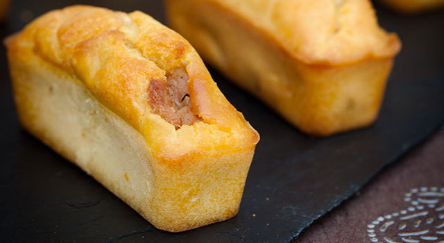 Mini-cakes aux dés de foie gras, whisky et raisins secs