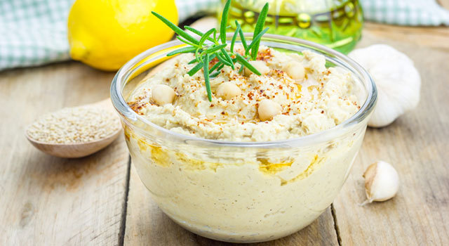 Crème de pois chiches à l'ail