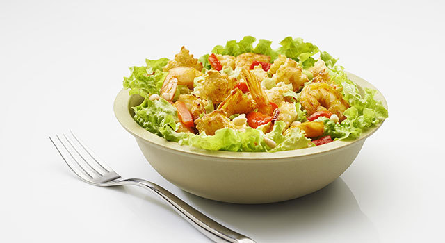 Salade de ravioles aux piquillos et gambas