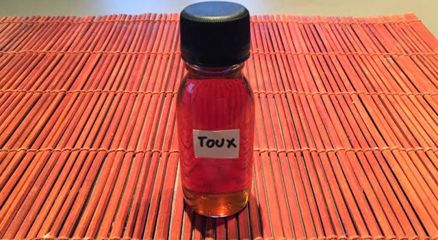 Remède maison : du jus d’oignon contre une toux douloureuse