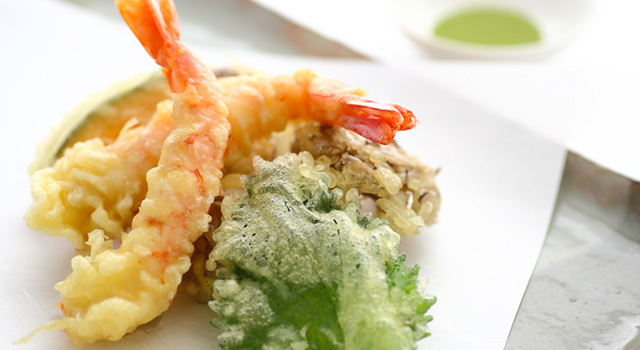 Tempura de crevettes et de légumes