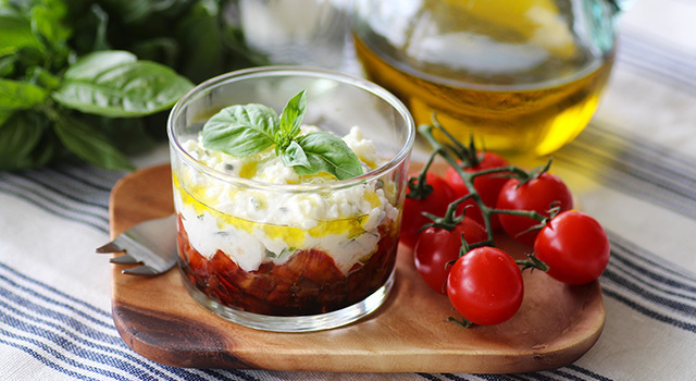 Crème de mozzarella aux herbes fraîches et à la crème de balsamique