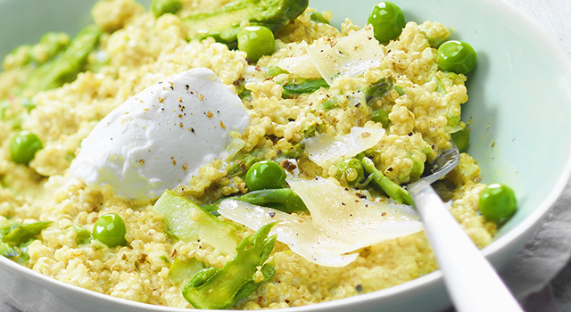 Risotto de quinoa aux asperges, petits pois et Chavroux