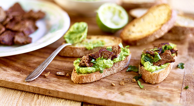 Crotinis à l'agneau épicé et à l'avocat