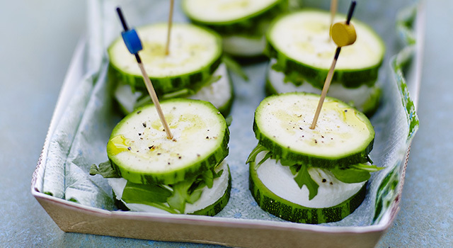 Mini-burgers de courgette à la mozzarella