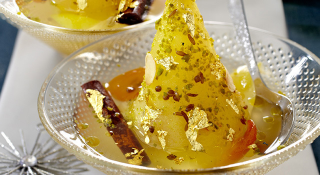 Poires pochées aux épices et vin doux