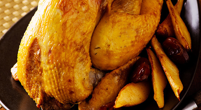 Pintade farcie aux dattes et poires à la cannelle