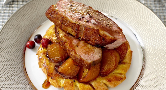 Fougasse de navets confits au porto et canard rôti