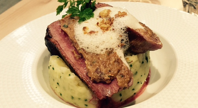 Filet de canette, farci d’automne aux Pruneaux d’Agen et son écrasé de pommes de terre nouvelles