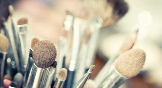 Comment bien nettoyer ses pinceaux à maquillage ?