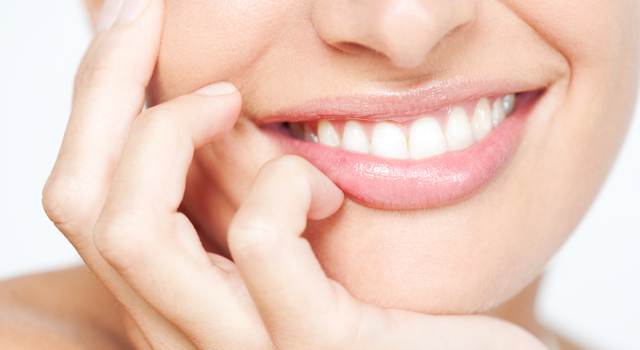 4 astuces naturelles pour des dents plus blanches