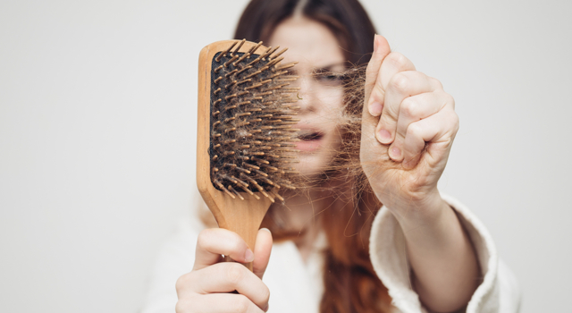 4 astuces naturelles contre la chute des cheveux