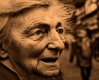 Gymnastique faciale - Des exercices pour affiner le visage